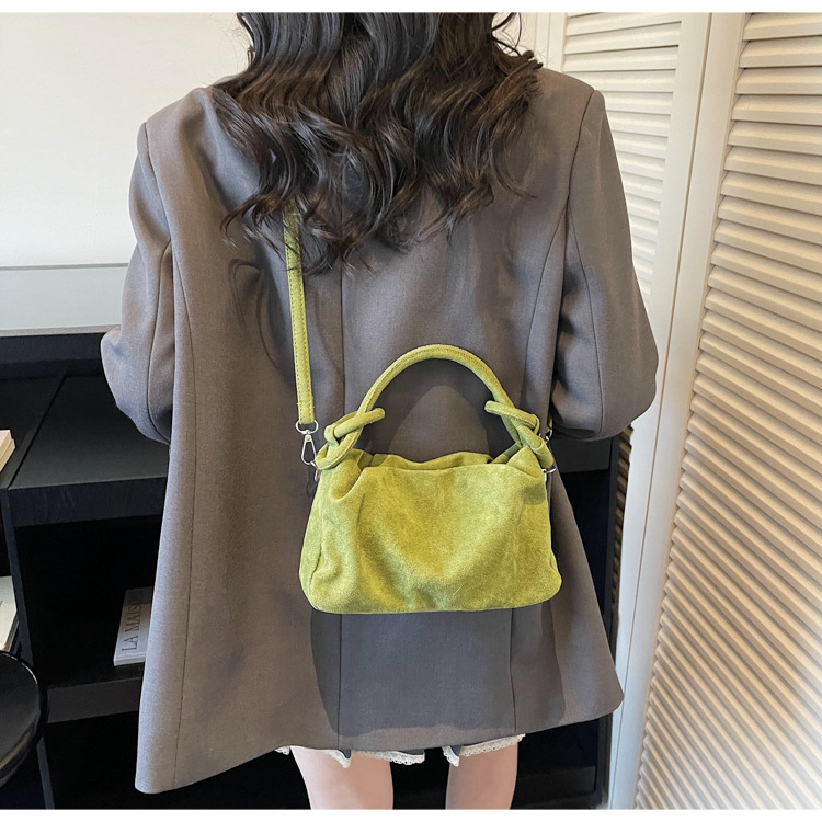 Interior Design Korean Style - Bolsa Cloud Franzida Feminina com Alça